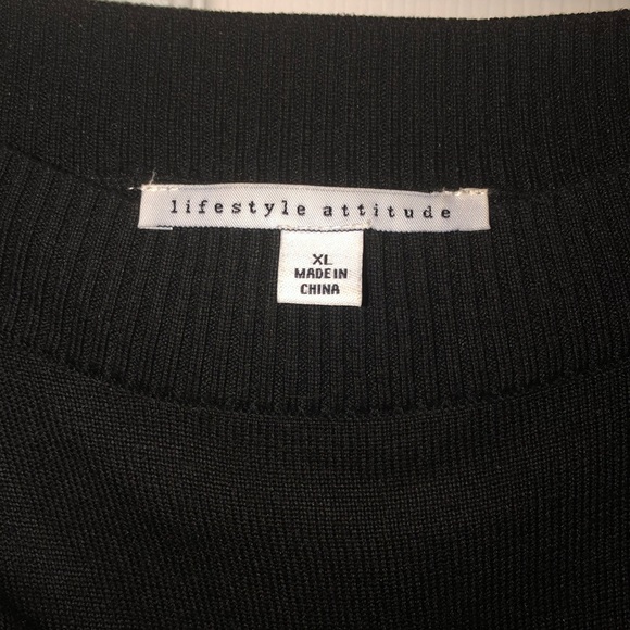 Black blouse with striped bottom and sleeves - Picture 3 of 4